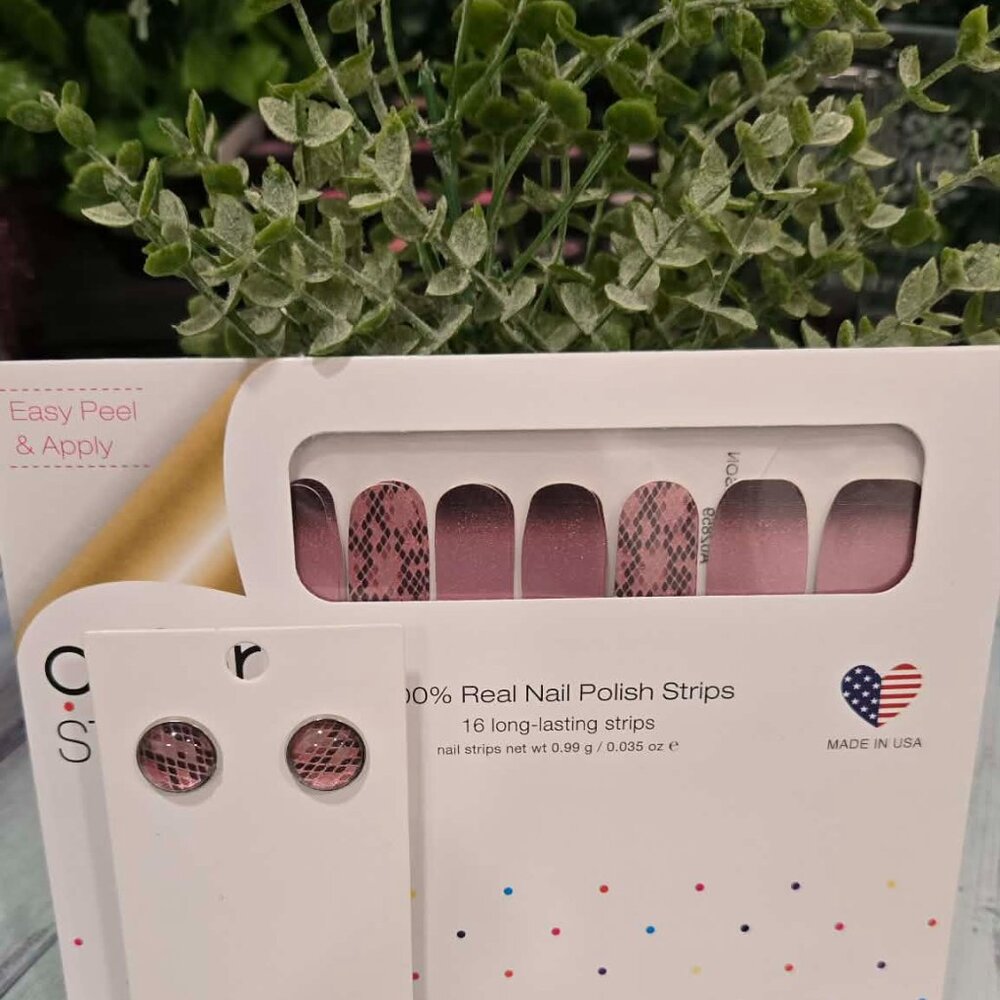 Color Street Purple Press On Nail Design-